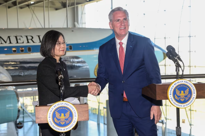 U.S. House Speaker Kevin McCarthy, right, shakes hands with Taiwanese President Tsai Ing-wen after delivering statements to the media after a Bipartisan Leadership Meeting at the Ronald Reagan Presidential Library in Simi Valley, Calif., on Wednesday. (Ringo H.W. Chiu/The Associated Press)