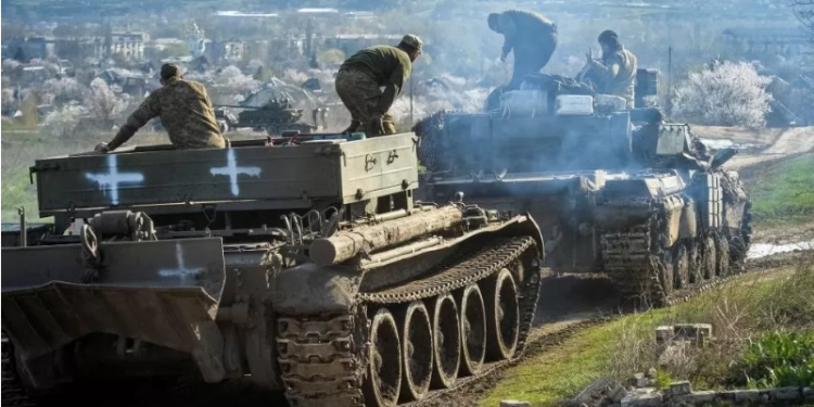Ukraine's spring offensive could yield "modest gains", documents say