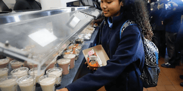 Democrats demand universal free breakfast, lunch, dinner, and a snack for kids in school