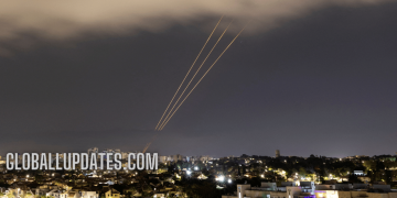 Israeli missile hits Iran, with blasts heard in centre of country